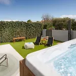 4 Bedroom Cozy Home In Porec *