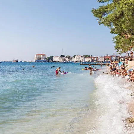 4 Bedroom Cozy In Porec